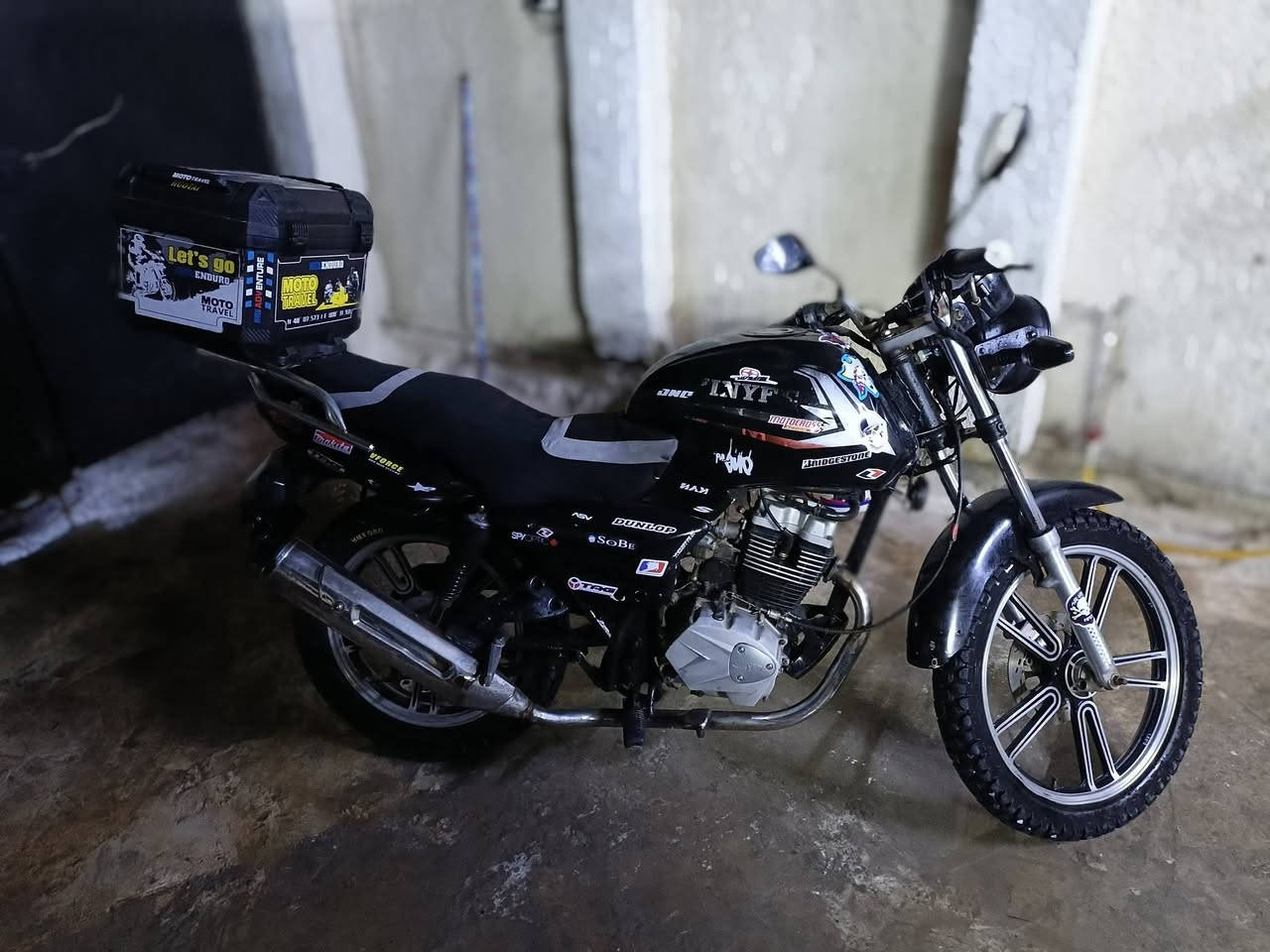 دراجه فرخ بانده جني مكينه مكفوله كهربائيات كله شغال دراجه خير من الله رزانه متانه نشاط أوراق كامله نضافه فول وين ميعجبك روح بي للبيع سعر 450 موديل 19 رقم تلفوني *********** بس الجناي يعرفه مكينه 150 سيسي صرف بنزين مابي ابد
