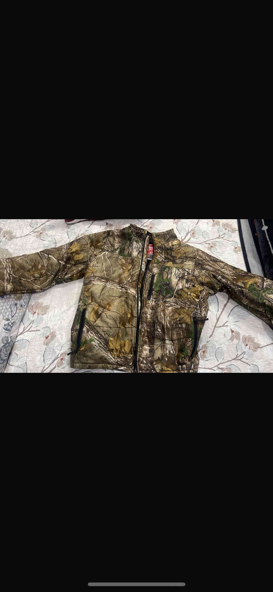 قمصله ميلوكي شحن ام هيتر
لون عسكري
قياس xl 
جديدة غير مستعملة
12 فولت 
العنوان كرادة قرب تقاطع الاورزدي 
للاسفسار خاص او ***********
