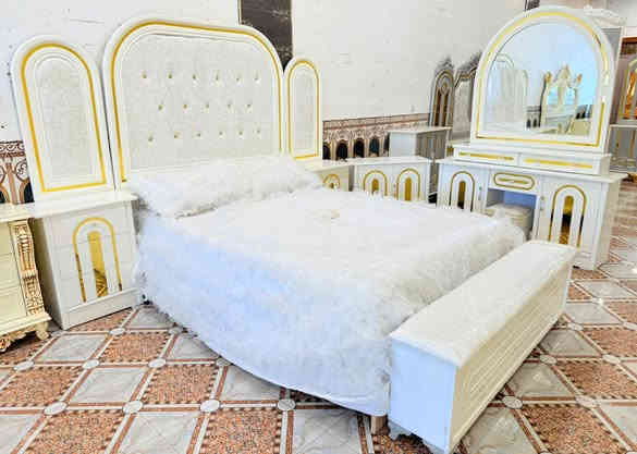 🚨 انطلقت أقوى تخفيضاتنا على موديل الأقواس – فخامة بسعر ولا أروع! نقد واقساط 
📉 من السعر السابق  2،250 دينار عراقي
🔥 إلى السعر الحالي  1,650 دينار فقط
💥 فرق 600 ألف دينار خلال 6 أيام بس!

✔️ موديل الأقواس – نجارة عراقية 100%
متوفر ضمن وجبة الدرجة الأولى ووجبة الأصباغ (البوية)
• كنتور بطول 330 سم + ملحق 430 سم – ارتفاع 250 سم
• تصنيع داخلي: صاج طبيعي 4 ملم
• وجه الكنتور: MDF سماكة 12 ملم
• الضهر: چرچوبة شد برغي
• القاعدة الأرضية: بلوك صاج
• أبواب نرمادة شريطية
• التقطيع الداخلي: حسب رغبتك
• سكك سلايت – تقطيع بلوك بورد
• الشازون: خزان + طابورية إضافية
• سرير 6 أرجل من بلوك بلاويد
• لون الدوشمة حسب اختيارك
• تصميم فريد بمسكات مختلفة عن باقي الموديلات

🚛 توصيل وتركيب لكافة محافظات العراق بكروه
🛠 صيانة مجانية لمدة سنة كاملة

📍 العنوان: الرمادي التأميم قادسية الاولى
📞 للحجز والاستفسار:***********

🔹 معرض الجشعمي للأثاث – ثقة محلية بجودة عالية

⏳ الكمية محدودة والعرض ينتهي خلال 6 أيام فقط!
👇 لا تفوّت الفرصة وخلي غرفتك تحچي ذوقك!
