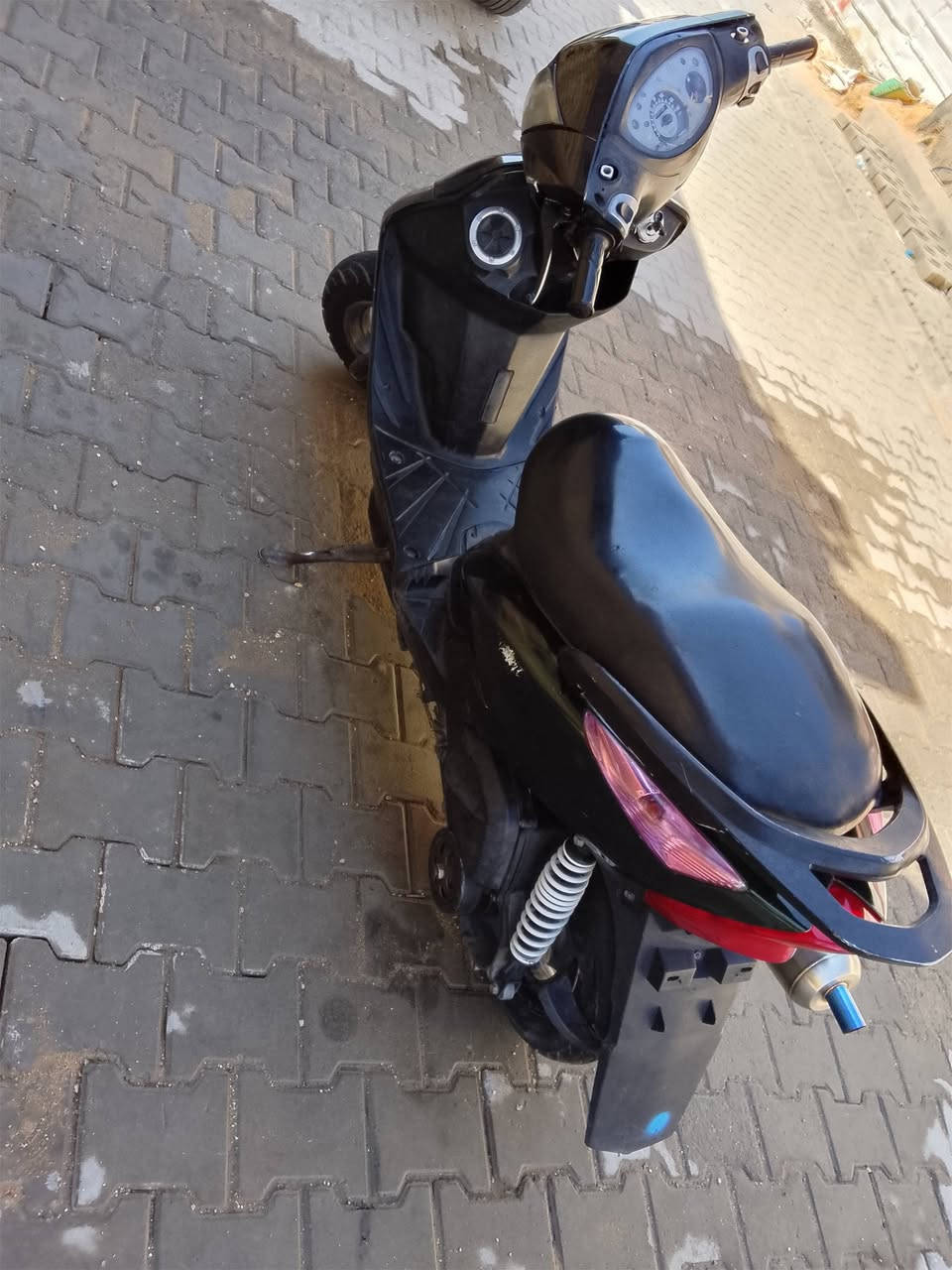 السلام عليكم دراجه ثعلب مزوده بوشه 58ونص وبيهه صالنصه بوري عدل الدراجه خير من الله نكره بكل وقت السعر 550وبيهه مجال مكاني بغداد شعب ***********
