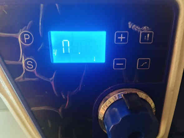 سلام عليكم عندي هاي المكينه اصليه للبيع استعمال أسبوع الله شاهد بعده بلجيس وبعد ما مستخدميها رايده ب 310 وبيه مجال للشراي مكاني بغداد رقمي 

***********
***********
