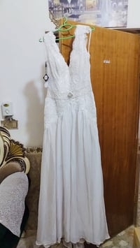 فساتين • سعر مناسب • راسل الصفحة