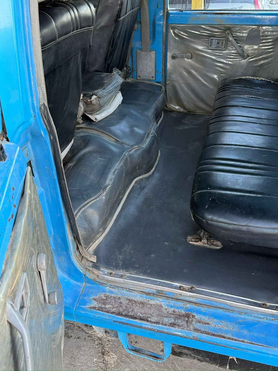 كيه دبل قماره مديل ٩٣ رقم بغداد ألماني تحويل ثاني  يوم السياره بلاديه بس باب السايق صبغ ***********
