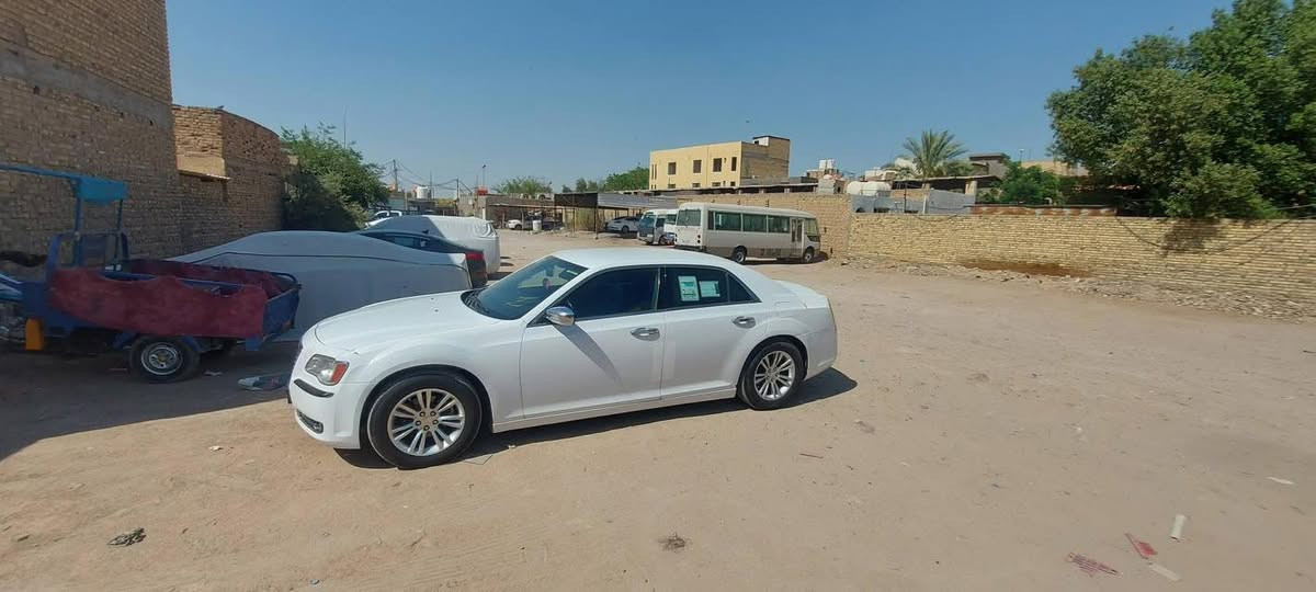 للبيع فقط

موديل ١٢

مكان السيارة السماوة 

كير مكينه مكفولات 

بدون حادث 

سونار موجود وي الصورة 

السيارة جاهزه من كلشي 

السنويه جديدة 

مداور بي وقت 

السعر ١٦٠ وبيه مجال بسيط

***********
