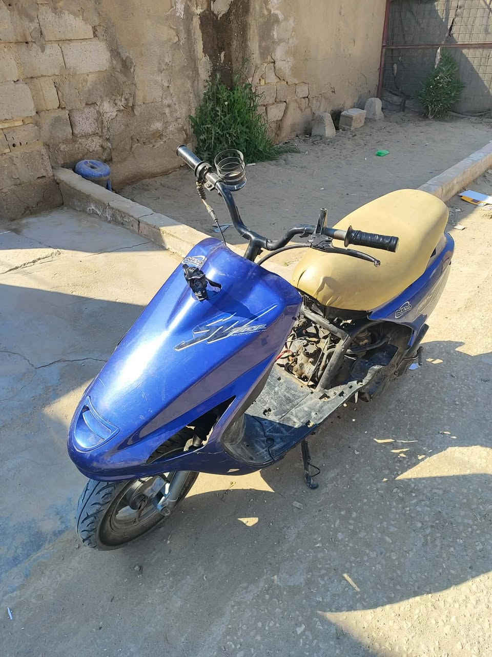 فراشه مال لعب للبيع ✈️
صالنصة FM كفراتها موجودة 
 باتري جديد   الدراجه نكره هندر  مكينه خير من الله 
مكان الدراجه 🏠 حصوه او لطيفيةه 
السعر 💵 170 وبيها  وبيها مجال للطيبين والمعاعنده ياخذه ويروح
للاستفسار اكثر اتصل ***********
مال جناي
