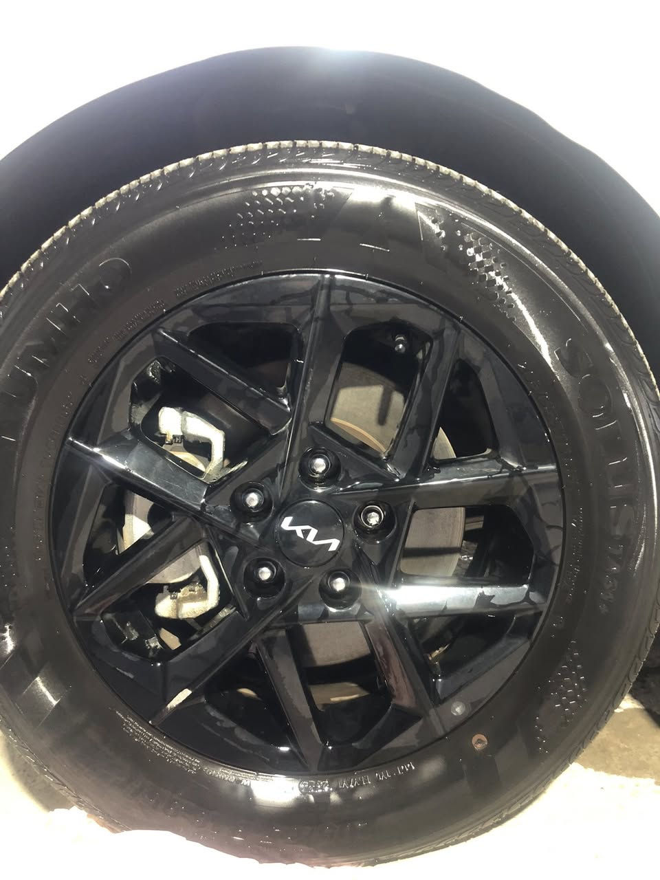 كي فايف Lxs

K5 🤍2025 

محرك 4 سلندر 2500

ماشية 20 الف مايل

سيارةً حلوه ونظيفة 

وجااااهزة من كلشي 

شاشة كامرا 

حساس رادارات 

هندبريك بصمه 

3 انظمه قيادة

اوتو هولد 

تحكمات ستيرن 

اوتو ستوب 

باقي المواصفات معروفه
حادثه بنيد ودعاميه
وصندوق ودعاميه شرط بدون ايرباك 

سعر 195 ورقة بيها مجال قليل 
سيارة دخول جديد ما ماشيه بالعراق 

مكان سيارة بغداد الكرخ 📍
هـ ***********
