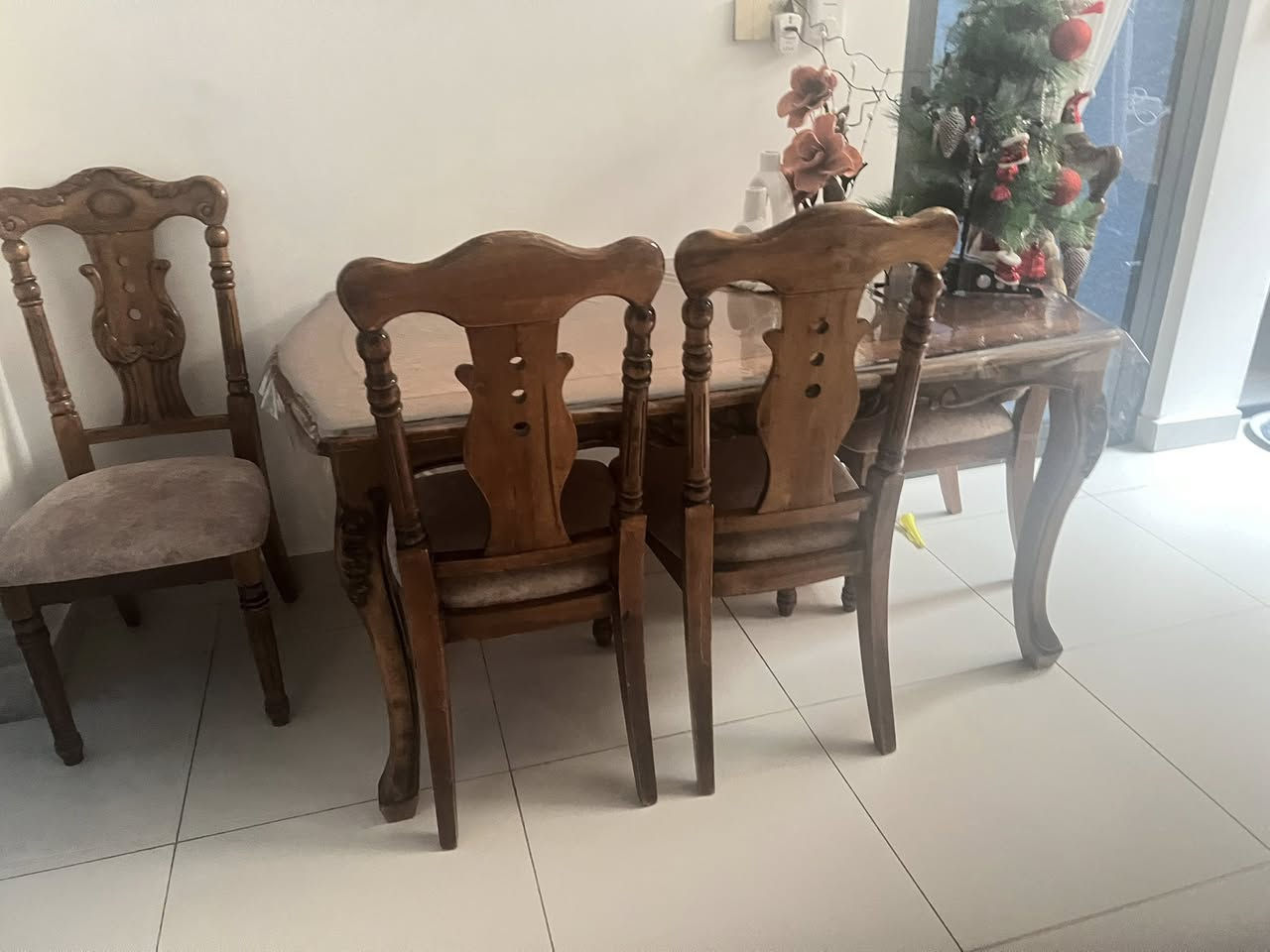 ميز طعام تكمه ثكيل ماخذته مليون ابيعا 400بي مجال خمس كراسي تكمه كلش العنوان الكريعات


**إذا كنت صاحب هذا الإعلان وتريد حذفه لأي سبب، رجاءا أرسل رسالة إلى الدعم الفني**