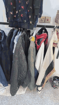 محل كامل للبيع ٧٠ قمصله الماني  اكثر من ١٠٠ بنطىون  اكثر من ١٠٠ قميص ا...