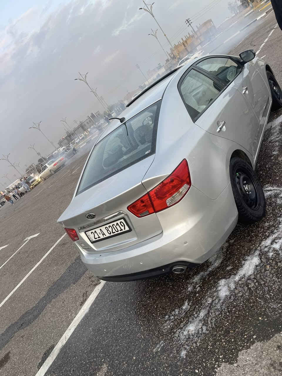 سلام عليكم سيراتو موديل ٢٠١٠ محرك ١٦٠٠ بيه قطعتين صبغ بدون دواخل
السياره جاهزه من كير مكينه حداديه تخم تاير 
تبريد ثلج ⛄️ 
السعر ٨٩ وبيه مجال بسيط 
مكان كربلاء 
***********
