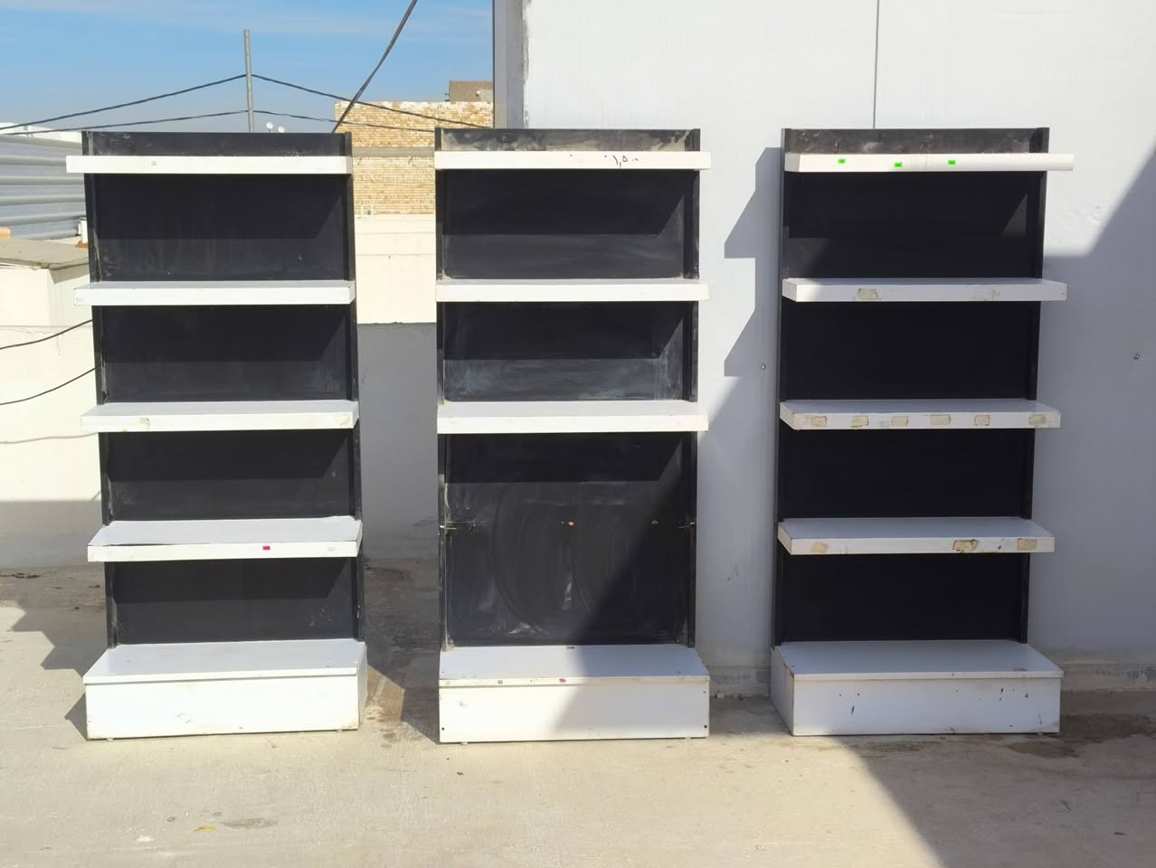 ا
السلام عليكم 
 رفوف خشب للبيع الطول 166 / العرض 74 سعرهن كامل 75
مكاني نجف شارع المجمعات للتواصل واتساب ***********
