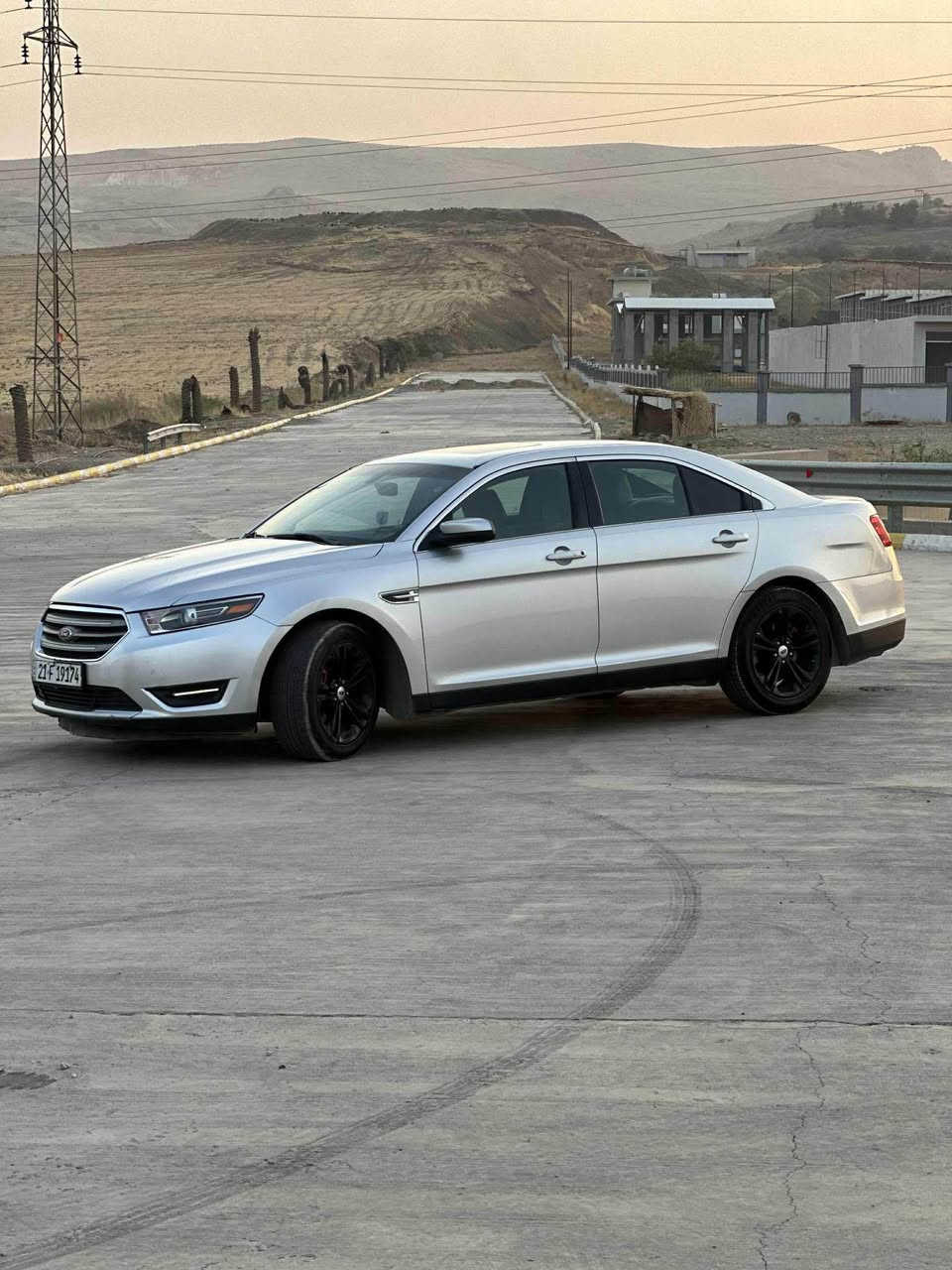 فۆرد تەوروس مۆدێل 2017
ئەمریکی SEL
قەپات مواسەفات
٦ گێڕ مۆدی سپۆڕت
سڵایت
شاشە گەورە
٣ شاشە
تەحەکوماتی سەر سوکان
تەحدید سورعە
کوشن جلد
کوشن کارەبایی
کوشن هیتەر
ئاوێنەکانی هیتەر
ئاوێنە دژە فول
کوشن جلد بەرگی زەدی تێگیراوە
تەحەکومی پایدەر کارەبایی
لایت عەدەسە زینۆن
موکەبەرەی سۆنی

رەقەم سلیمانیە تەقە و رەقە بەشەرت
مەکینەی تەنها بۆ واتەرپەمپ کراوەتەوە 
٢ پارچە بۆیاخ هەیە چەمەلەخی دواوە سەکن و سنوق
سەنەوی تا ٢٠٢٧ تازەیە
بەناوی خۆمەوەیە و بێکێشەیە بە شەرتی بەناوکردن

ژ.م *********** no السليمانية, العراق
