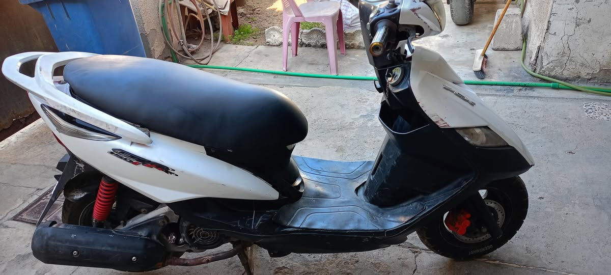 السلام عليكم دراجه ياماها ثعلب للبيع شغاله وشلعه حلوه السعر 300 بيه مجال ***********
