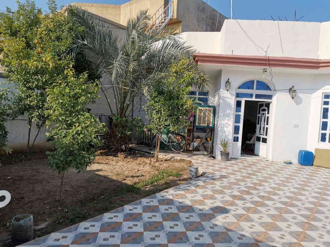 للبيع
بيت في الحديد /حي الاملاك المساحة ٣٠٠متر
الطابق الا ضي يحت ي علي ٢ غرف نوم وصاله ومطبخ
ااسعر جدا مناسب التواثل على
***********
