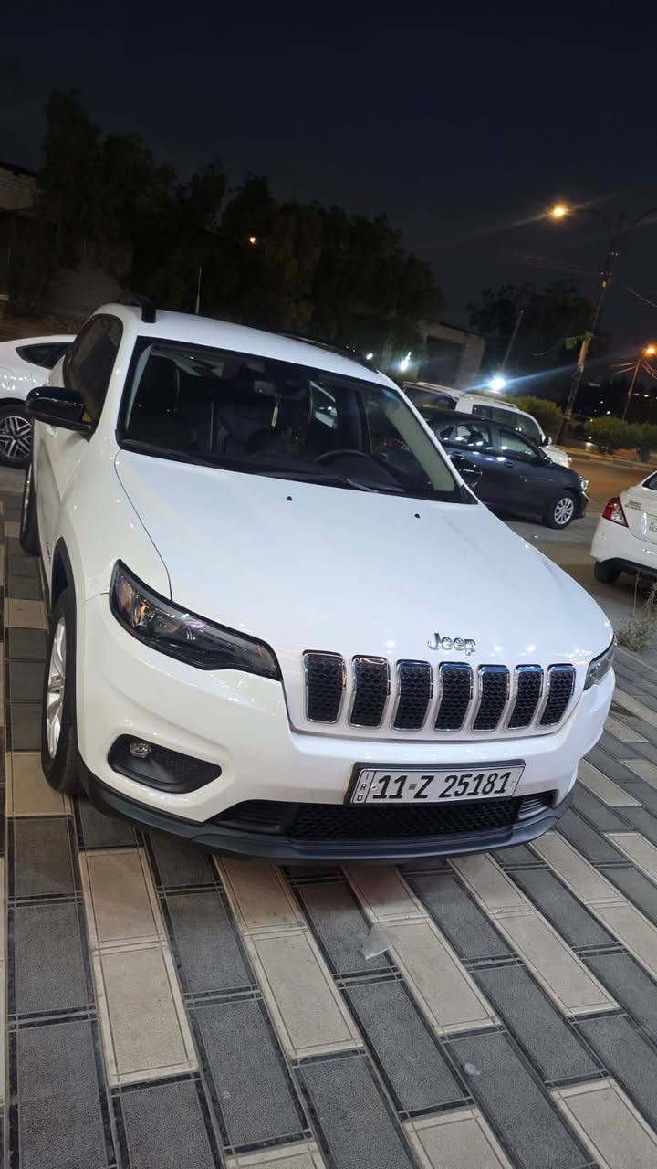 السلام عليكم جيب بزون موديل 22 فول مكينه ٦ سلندر 
تبريد قطعتين جنطه كهرباء كشنات تدفئه وكهرباء تشغيل 
عن بعد حادث بنيد وجاملغ فقط بدون دواخل للبيع او المراوس حسب القناعه سعر 165
وبيهه مجال مكان بغداد الكاظميه 
هاتف ***********
