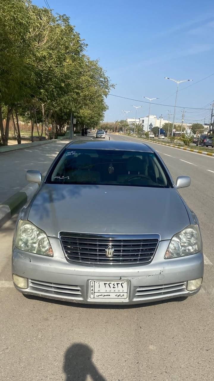 ‎شاهینە مووسس ٢٠٠٥
‎گیر گەورەو مەکینە گەورەی ١٨٢
‎٣ دوگمە پەردەیە شاشەو کامیرەیە بەسمەیە لایت ئوتو کوشن کارەبا ناوی رەساسیە دەشبولو ساجی هیج شکاوی تیا نیە زور جوان ماوەتەوە سەقفی وەک شوشە وایە
‎تەبردید سارد و گەرم مەزبوتە
‎بئ  تەقەو رەقەیە
‎دەبلو شتی تازەیە
‎ هیج مەسروفی نیە
دوکەلی هەیە
‎(لە کەلارم)
***********
