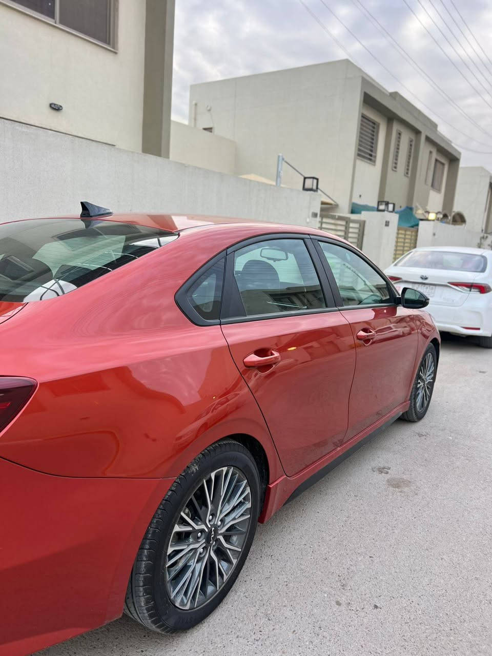 فورتي ٢٠٢٣ رقم ديالى فئة جيتي لابن حادثهة بنيد مبدل ومصبوغ ودعامية مصبوغه مكان السيارة بغداد الحريه السعر ١٦٥
***********
