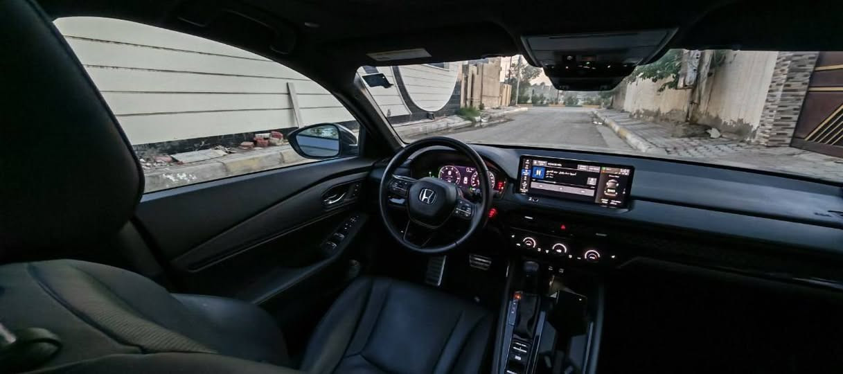 هوندا اكورد هايبرد_(2024) فئة Sport-L
عدد المسافه  21,000
• المحرك 2000 hybrid دوش 
المواصفات:
•تشغيل عن بعد
•فتحه
• كاميرا خلفية
• كراسي امامية كهرباء مع  ذاكرة خزن
• رادار امامي
•نقطة عمياء
• مانع تصادم 
• تصحيح مسار
• شفتات بالستيرن
• مثبت سرعة
• دخول ذكي 
• إنارة ترحيبية
• هندبريك كهرباء
•لايت عدسات زينون
• نظام اوتو لايت Auto
• لايت العالي زنون 
• حساسات مطر 
• أوامر صوتية
• 3 أنظمة قيادة (eco, ev, sport)
• تدفئة كشنات 
•كشنات جلد 

السيارة فقط بارد بدون صبع بدون تبديل وصور الحادث مرفق مع الصور 
ايرباك ستيرن فقط 
المكان ديالى / بعقوبة 
للاستفسار :
***********
 السعر : 220 $ ورقة وبيها مجال
