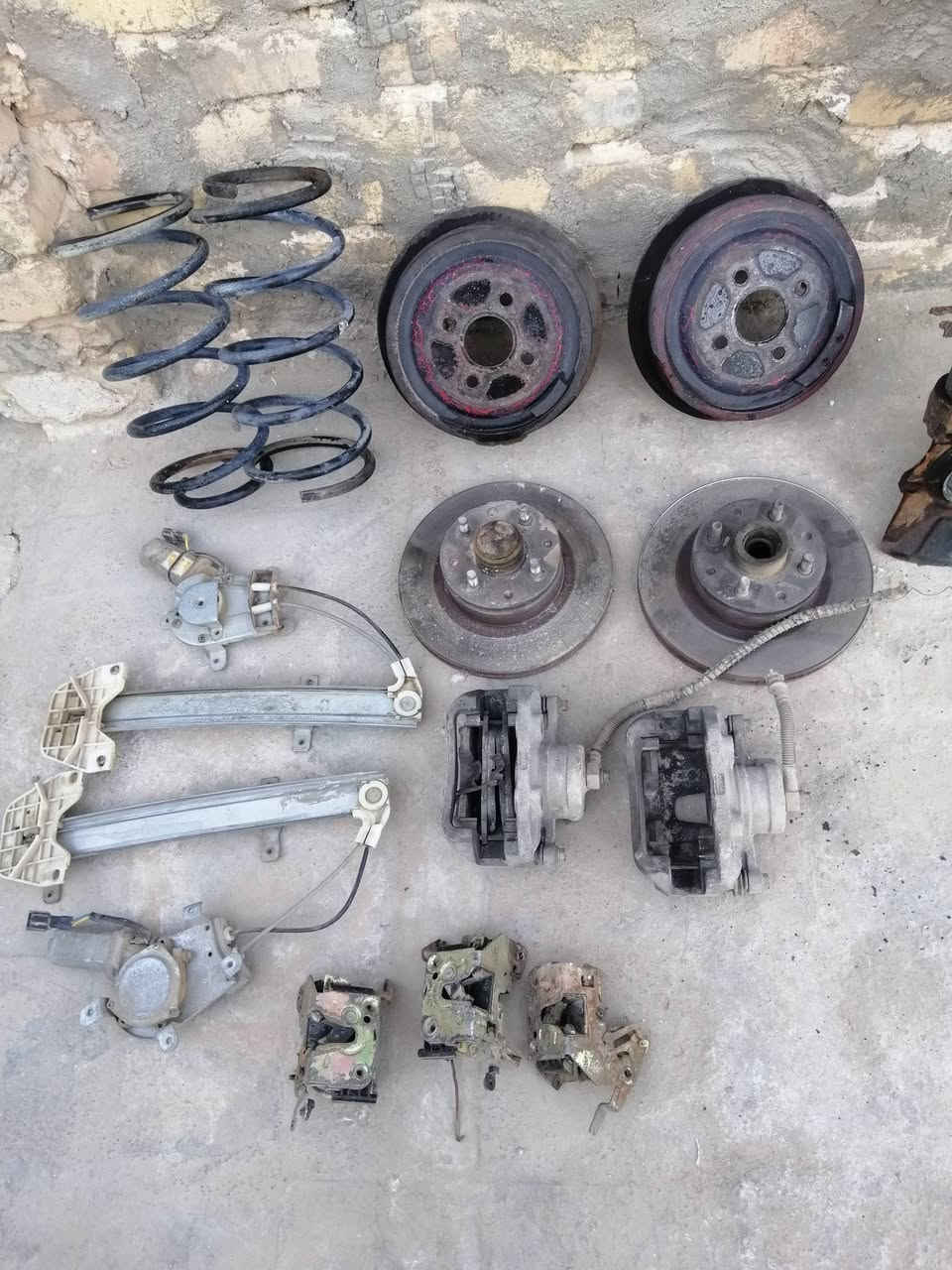 السلام عليكم ادوات برنس عادي للبيع السعر 100الف العنوان كربلاء المقدسة الاتصال على  ***********
