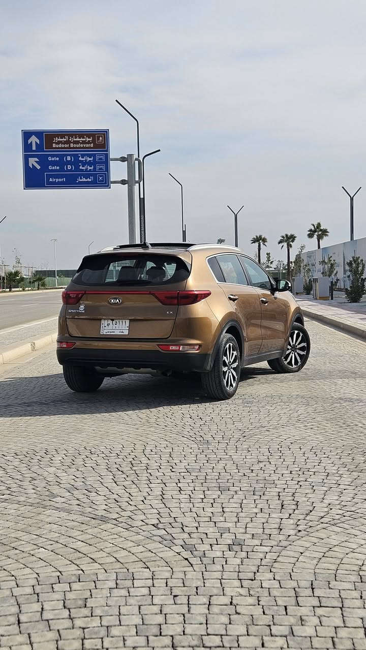 KIA SPORTAGE EX 2017
وارد أمريكي 
كلين تايتل ✅️

⚙️محرك 4 سلندر 2.4L 
🛞 دفع رباعي AWD

فول مواصفات للأخير EX
🟫 ويلات المنيوم 
🟫لايتات LED
🟫إشاير بالمري
🟫كشنات جلد +تدفئة 
🟫شاشة تدعم ANDROID AUTO
🟫تبريد قطعتين 
🟫 بانوراما

🛡أنظمة السلامة ومساعدة السائق 
🔻نقاط عمياء
🔻كامرة خلفية 
🔻نظام تنبيه المرور خلفي

مرقم بغداد بإسم شخصي تحويل مباشر
مكان السيارة بغداد مجمع بدور السكني 

ماشية 71 ألف 

السعر 17,000💲 

للإستفسار 
*********** إتصال أو واتساب
