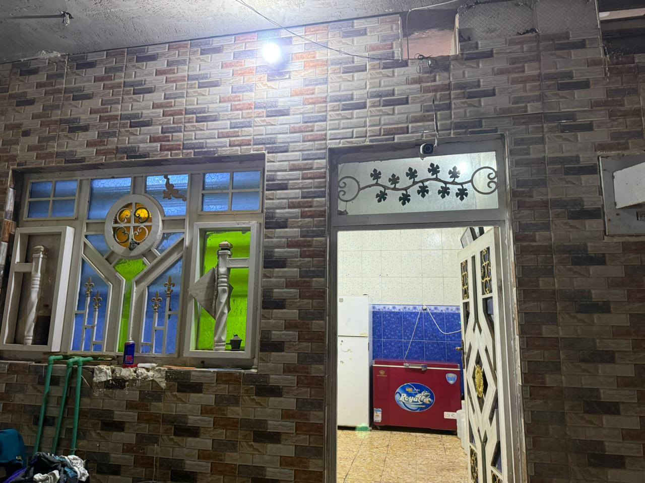 بيت للبيع ، منطقة حي الحهاد الزويرجات ، قرب مركز شباب ، وقُرب مدرسة البصرة وايضاً قريب على سوق المسقف ، البيت طابق ارضي بناء حديث ، من الداخل ديكورات وسيراميك ، يتكون من غرفتين نوم (واحدة من الغرف سويت ، مع حمام) صالة كبيرة واستقبال ومطبخ وصحيات داخلية وخارجية ،مساحة البيت 200متر ، طابو صرف ، حُر مامطلوب ، كامل الخدمات متوفرة فيه .
بيت للبيع أو مراوس ، منطقة حي الحهاد الزويرجات ، قرب مركز شباب ، وقُرب مدرسة البصرة وايضاً قريب على سوق المسقف ، البيت طابق ارضي بناء حديث ، من الداخل ديكورات وسيراميك ، يتكون من غرفتين نوم (واحدة من الغرف سويت ، مع حمام) صالة كبيرة واستقبال ومطبخ وصحيات داخلية وخارجية ،مساحة البيت 200متر ، طابو صرف ، حُر مامطلوب ، كامل الخدمات متوفرة فيه .
السعر 115 مليون قابل للتفاوض .
للأستفسار الأتصال على الرقم :***********
