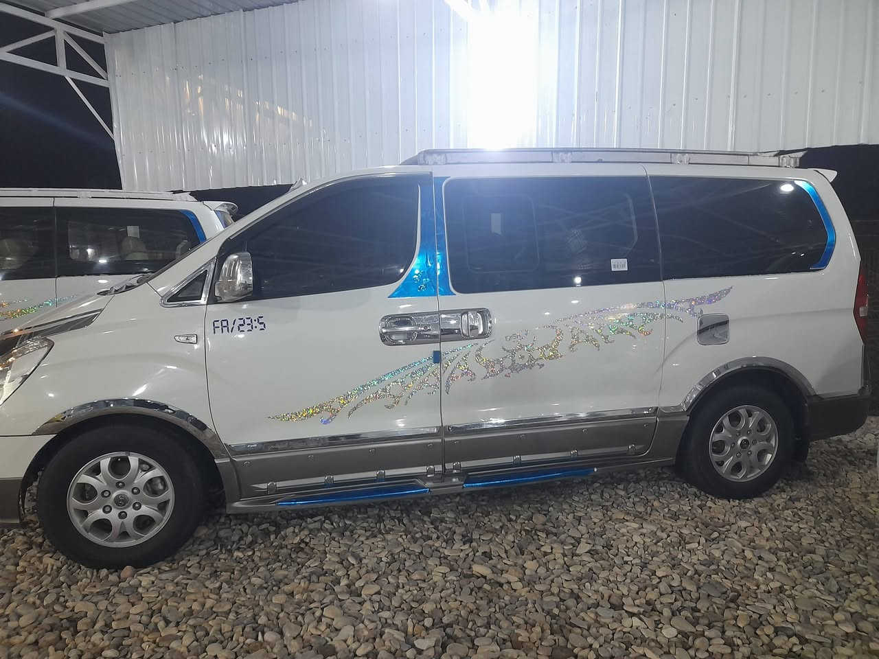 السلام عليكم للبيع استاركس موديل ٢٠٠٩ مسكر اصل اوتوماتيك فول مواصفات رقم ذي قار مشروع وطني السياره مكفوله من الضربه مكينه كير صدر تخم تاير دوشمه تبريد كله جديد مال جناي سياره جديده معنه الكلمه الستفسار ***********
