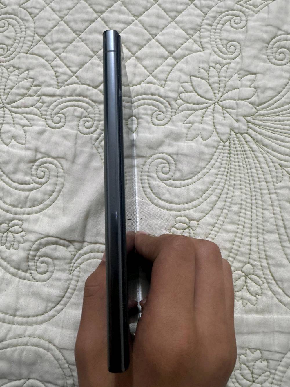 العنوان الفلوجه 
s23الترا ياباني 
مابي شخط والفطر هذا باللزكه مو بالشاشه
السعر 660 وبي مجال للشراي 
