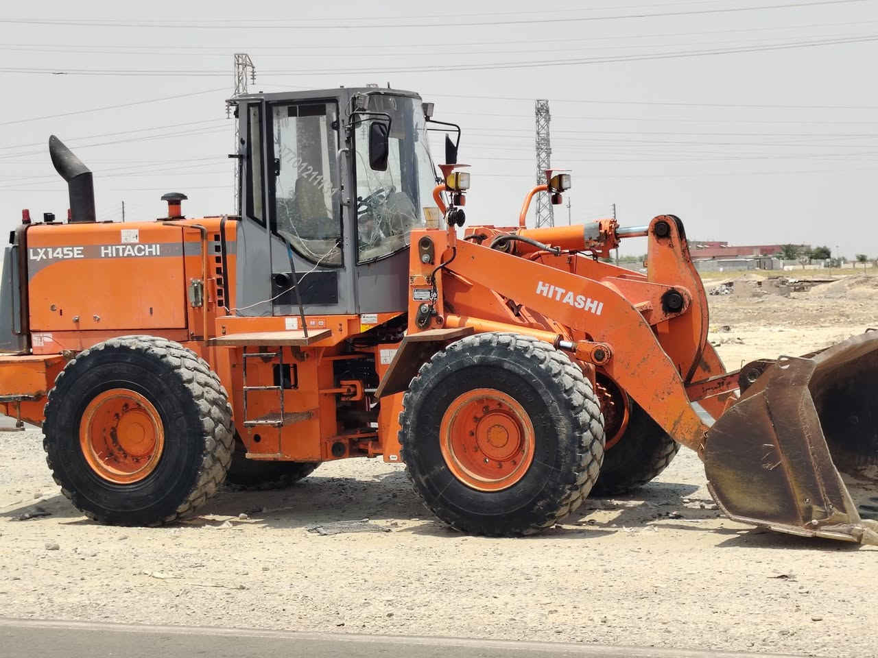 للبيع شفل هيتاشي موديل ٢٠٠٥ حجم ١٤٥ Lx جاهزه رقم شمالي سليمانيه  محرك ازوزه ٦ سلندر لاتنقيص ولا تبخير ولا نظيح من الجكات  تبريد  تحويل مباشر  للاستفسار الاتصال على الرقم ***********   او على الرقم *********** الموقع صلاح الدين بلد
