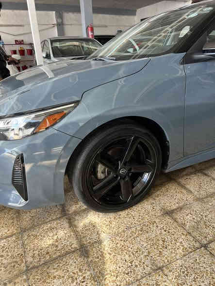 نيسان سنترا
موديل 2024
ضررها بوند بدون دواخل 
ماشيه 22km
لون اسمنتي مميز
المواصفات :-
سقف اسود 
بصمه تشغيل 
كشنات هيتر 
تدفئه تبريد قطعتين 
شاشه كبيره (كاربلاي -اندرويد اوتو)
ايكو مود 
اضائه led 
رادارت 360 امامي خلفي جوانب
توقف ذاتي امامي خلفي
قياده ذاتيه
كروز سرعه
تشغيل عن بعد 
تحكمات ستيرن 
وبعد بيها هواي مواصفات
هزه + سنويه جاهزة  
 سعر155وبيها مجال للشراي 
للاستفسار اتصل على رقم ***********
