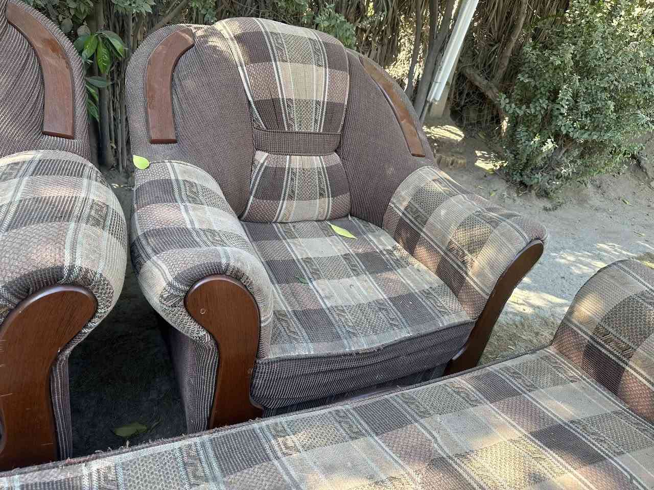 السلام عليكم تخم تركي للبيع عشر مقاعد يرادله تنظيف وشويه الاسفنج نازل بس القنفتين الكبار وعندي ويا مفرش وكوشاته 
والسعر ب١٥٠ بي مجال


**إذا كنت صاحب هذا الإعلان وتريد حذفه لأي سبب، رجاءا أرسل رسالة إلى الدعم الفني**