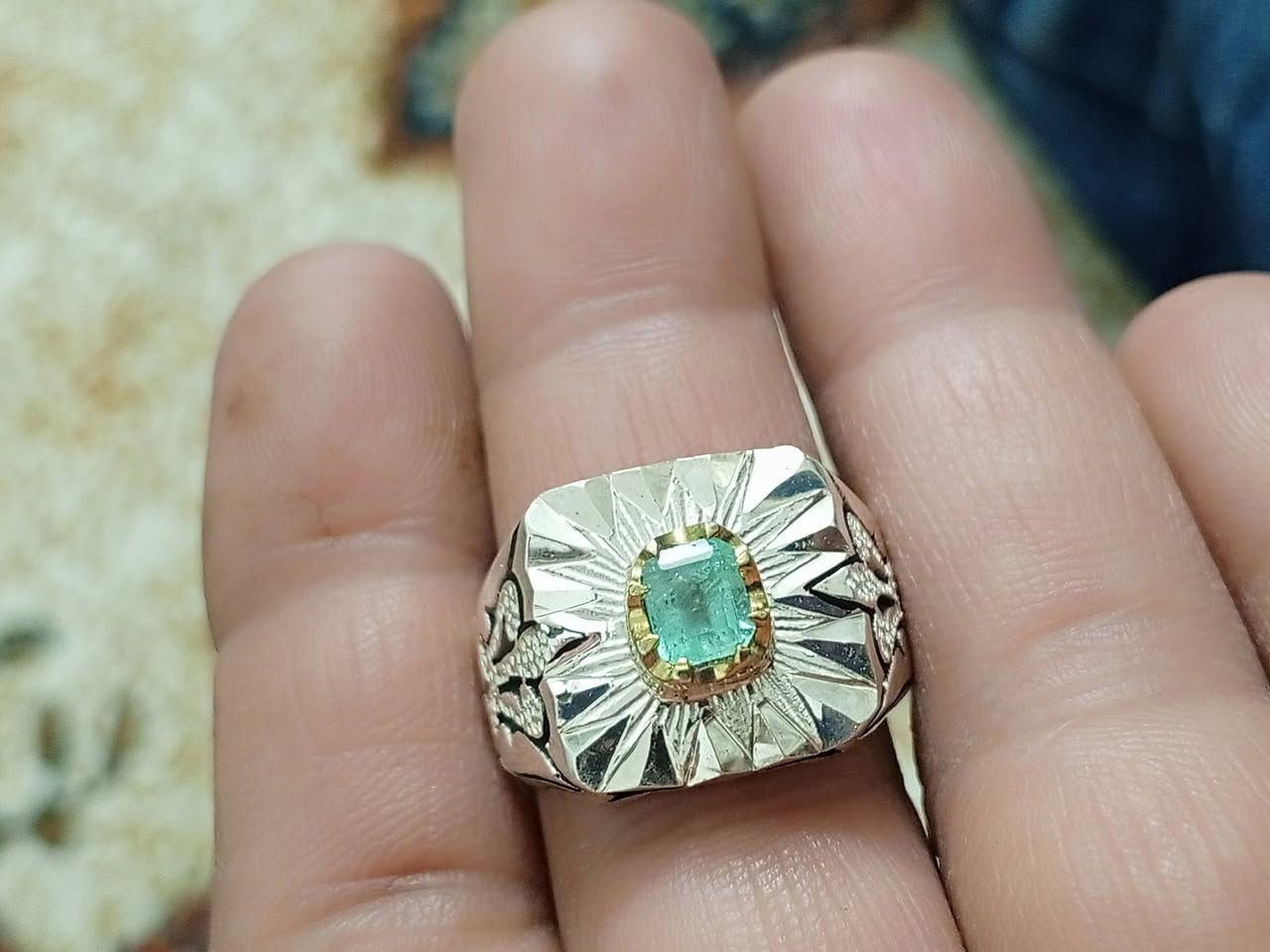 زمرد كولومبي قطع رووعة صياغة يدوية ثقيلة مع الشهادة سعر القطعه ١٤٠ ألف بغداد ***********
