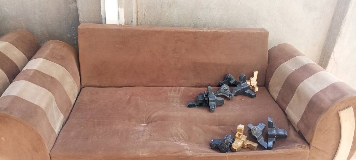 تخم مستعمل للبيع السعر100الف وبيه مجال العنوان طوريج ام الهوى شارع الباشا هاتف ***********
