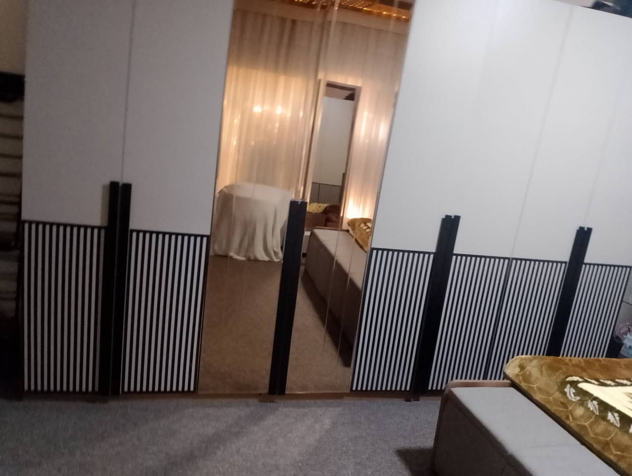 غرفه نوم شغل ثقيل وجديده السعرمليون وميه وبيها مجال للطيبين للتواصل ***********
