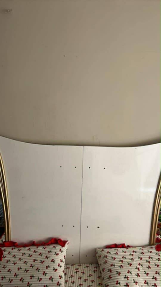 غرفه تركي بيها ضرر بسيط 
300 نهايتها قفل


**إذا كنت صاحب هذا الإعلان وتريد حذفه لأي سبب، رجاءا أرسل رسالة إلى الدعم الفني**