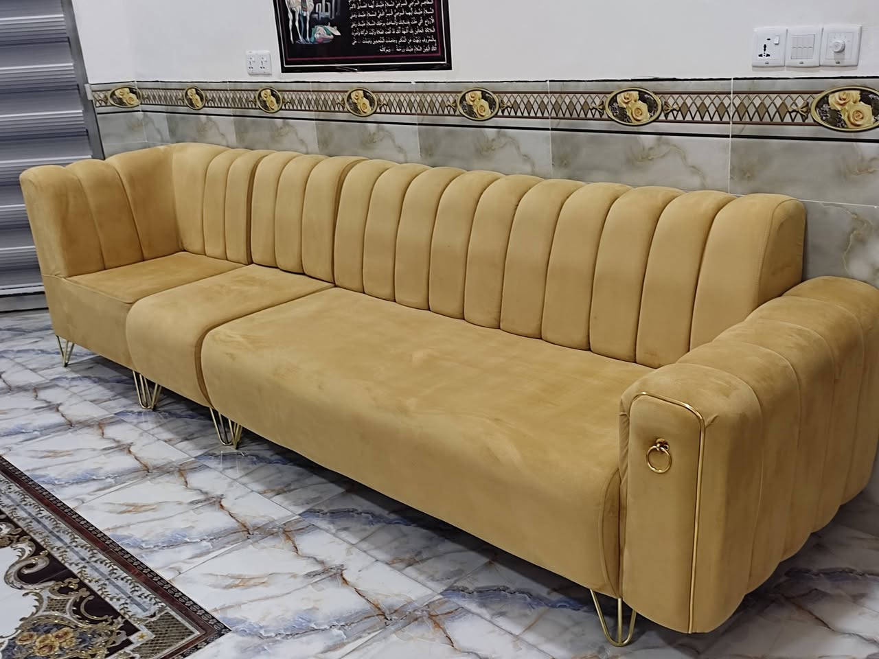 السلام عليكم.
ديوان مودرن نظيف جدا للبيع السعر  ٤٥٠ الف
المكان الميمون الثانيه نهاية شارع القاضي للاستفسار اتصل ***********
