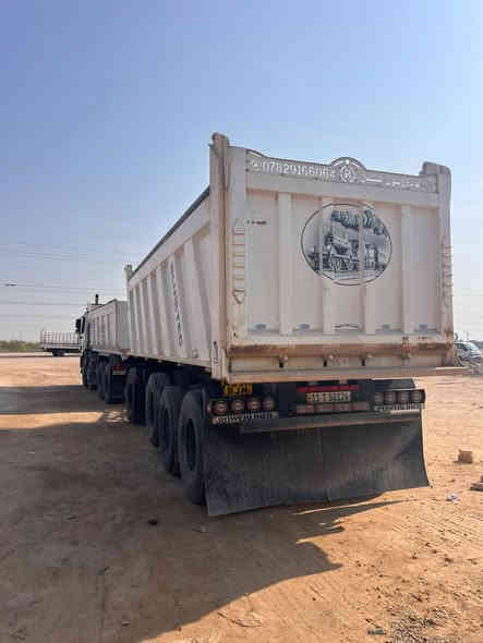 قاطره ومقطوره موديل 2004 مرسمه ثلاث لوحات جاهزه للعمل اي نقص مابيه للاستفسار ***********
