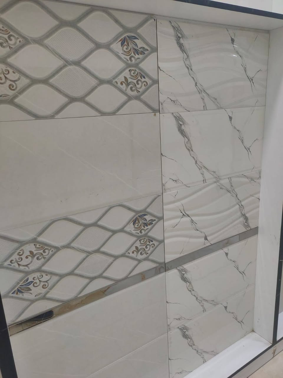 جدران ايراني قياس 30*60درجه اولئ
الرمادي خمسه كيلو مدخل الحريه للستفسار ***********
