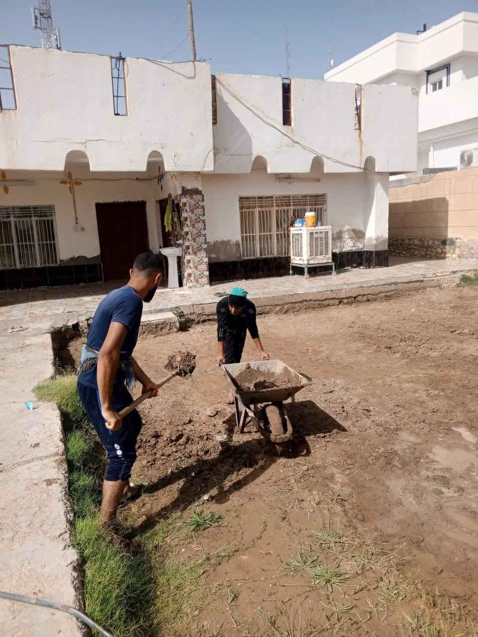 السلام عليكم /كادر عمل جاهز تصعيد مواد +تنضيف بيوت حدائق+ تفليش+ دفن نهري +نقل اثاث//معداتنه جاهزه
وسياره تجيك للبيت ماعليك بس الاتصال بالرق***********
