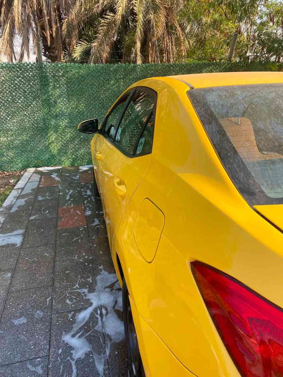 سلام عليكم للبيع كورلا موديل ١٤ تكسي مكينه وكير بحاله جيده جدا تخم تاير تبريد شغال رقم بعداد بيه بعض الملاحضات بلبديه مالتها عارضها ١١٥ مكان السياره بغداد م الصدر 
رقم ***********
