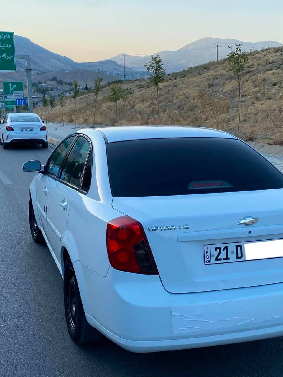 شوفرليت أوپترا مۆدێل ٢٠١٢ بۆ فرۆشتن
گير حادي گيرو مەكينەو تەبريت و 
تەقەو رەقه بەشەرت بي بؤياخ
٢ جي بچوكي كارته
 هيچى ترى نيه سەنەوي تازەيە هەزەي تازەيە
 رەقەمی تازەيه ٤ تايەو ويلى نوێيه 
يەك دينار مەسرەفى نيه مالى دوسته
 دەعامى بودەعامى بەشەرت نمونەيه 
لەجوانى مەكينەى نەكراوەتەوه 
١٧٠ هەزار رويشتوە
ژمارەی موبايلي ***********
شوێن سؤران أربيل, العراق
