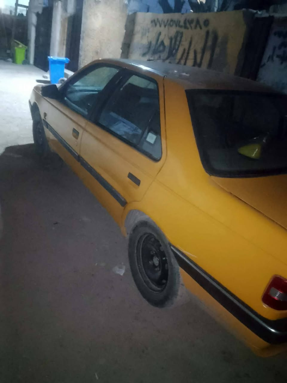 بيجو 405 للبيع سعر35وبيه مجال اتصال ***********

