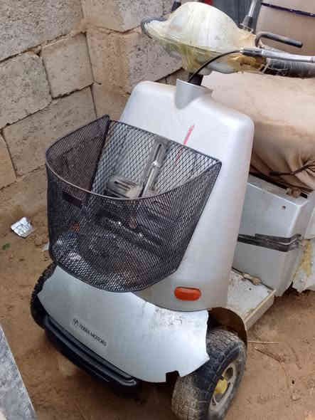 السلام عليكم سياره مال معوق
شحن بطاريات اثنين سياره شغاله 
المكان تكريت حي الفرسان يم الجامعه 
الرقم *********** ابي واتساب 
السعر 300 وبي مجال حق الجي
