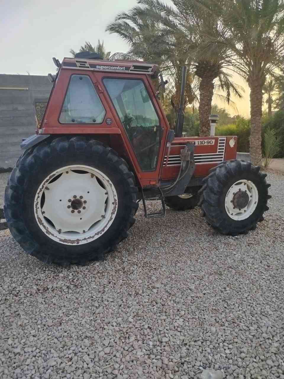 سلام عليكم فيات ١١٠نظيفه
تكمه عريضه اكسن بارز رقم ***********
