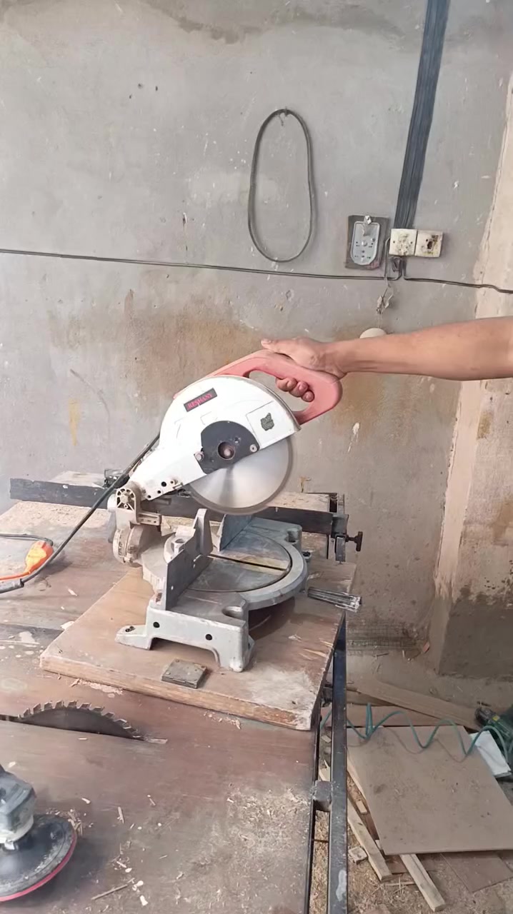 غراض نجاره لبيع قيم واخذ كمبريسر وكتر مكاني بابل الحله ***********
