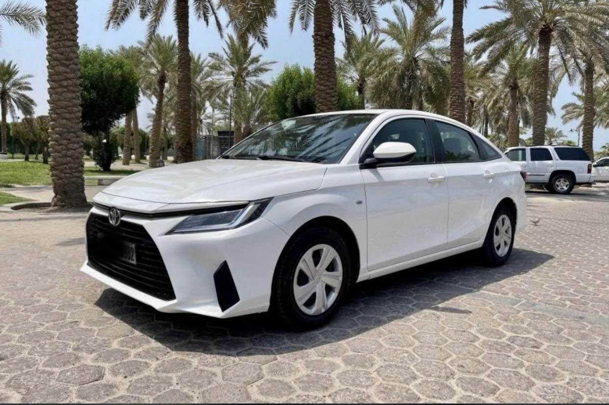 سلام عليكم 
تويوتا يارس خليجي 2023
سياره كير مكينه مكفولات 
حداده ١٠٠/١٠٠
تايرات جديده 
سياره جاهزه 
بيها قطعتين صبق 
عوزها رقم بي محافظه ترقمها 
سعرها 130
*********** البصرة, العراق
