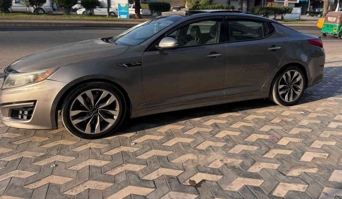 سلام عليكم
السياره بيها بدايه تبخير بس ما مأثر عليها لا بل مشي ولا دخانه من الصالنصه وسياره نشطه   
Sxl 2015
اعلى فئه بالاوبتيما 
مكينه 2000 تيربو 
بانوراما 
فتحه 
شاشه كبيره 
نقط عمياء 
اشيار مري 
مري شفط 
كشنات تدفئه تبريد 
خزن ميموري 
قطعتين تبريد امامي خلفي 
سستم صوت انفنتي 
ويل كب ١٨ بلادي
ستيرن رياضي 
شفتات ستيرن 
وبعد بيهة هواي مواصفات 
حادثهة جاملغ مال سايق مصبوغ ولبنيد ولباب مال سايق صبغ 
 ايرباك دركه فقط وراجع سستم 
سعر 109 بيها مجال جدا جدا قليل شرط التحويل ثاني يوم سياره بأسمي 
مكان بغداد جميله شارع خير الله 
***********
