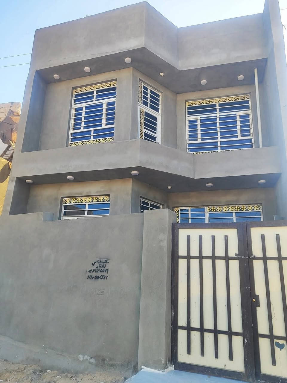 يوجد بيت طابو زراعي جديد مامسكون
المساحة 100متر الوجه 7 والنزال 14 طابقين نوم 2
شارع 80 شارع شريفة وخلف البانزين خانة 
للاستفسار مراجعة مكتب الشارقة للعقار مقابل مسجد الرحمن 
الاتصال اوعبر المراسلة ***********
