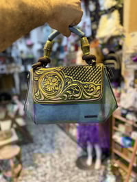 اكسسوارات شخصية • للبيع