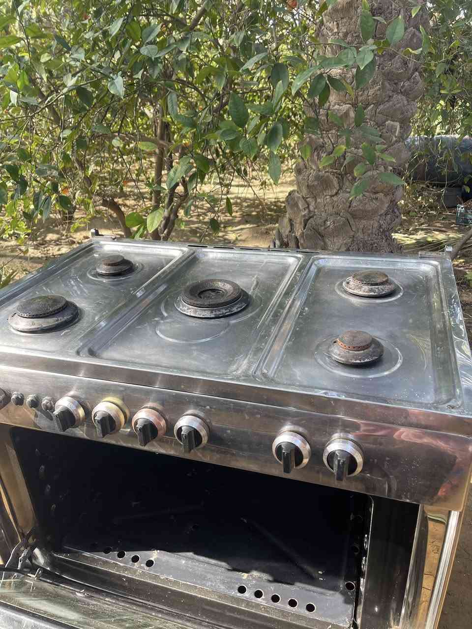 طباخ مستعمل قليل فرش مصري نضيف السعر ٢٠٠ الف المكان المقدادية لتواصل عل هذا الرقم ***********
