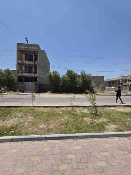 السلام عليكم قطعه ارض للبيع في حي الجهاد منطقه الاساتذه اربع شوارع قرب مجمع حي السلام السكني الجديد 
تبلغ مساحه القطعه ٣٠٠ متر واجهه ١٥ ونزال ٢٠ 
ملاحظه القطعه تقسيم حسب الطلب 
للاستفسار اتصل على هذه الأرقام 
***********
***********
ابو مرام للعقار@
