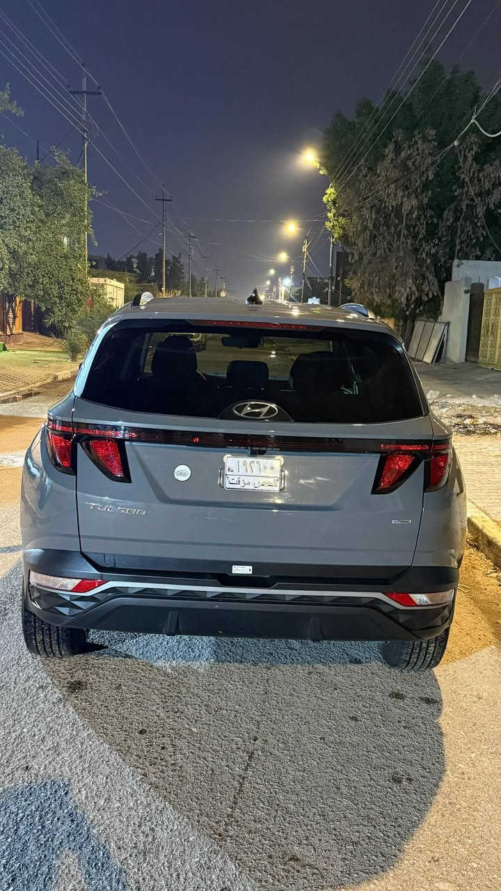 هونداي توكسان موديل 2024 دخول جديد  بدون حادث ولا ايرباك والسيارة جاهزة وجديدة بمعنى الكلمة كتاب شهداء بصرة ماشيه 21السيارة فول ماعدة الفتحة السيارة بصمة رادار تشغيل عن بعد  دواخل ابيض لون سمنتي فاتح السعر 210 قابل للتفاوض  العنوان بصرة معقل للتواصل عبر الاتصال***********
